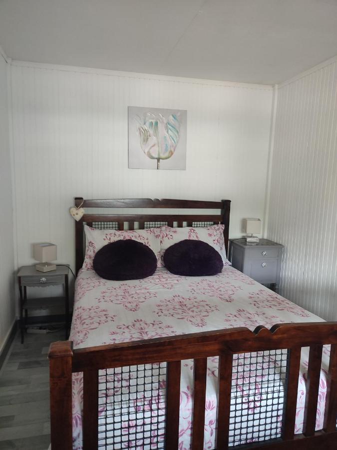 Chalet Dans La Foret....Adorable 1 Bedroom Chalet Surrounded By Woodland Pressignac Ngoại thất bức ảnh