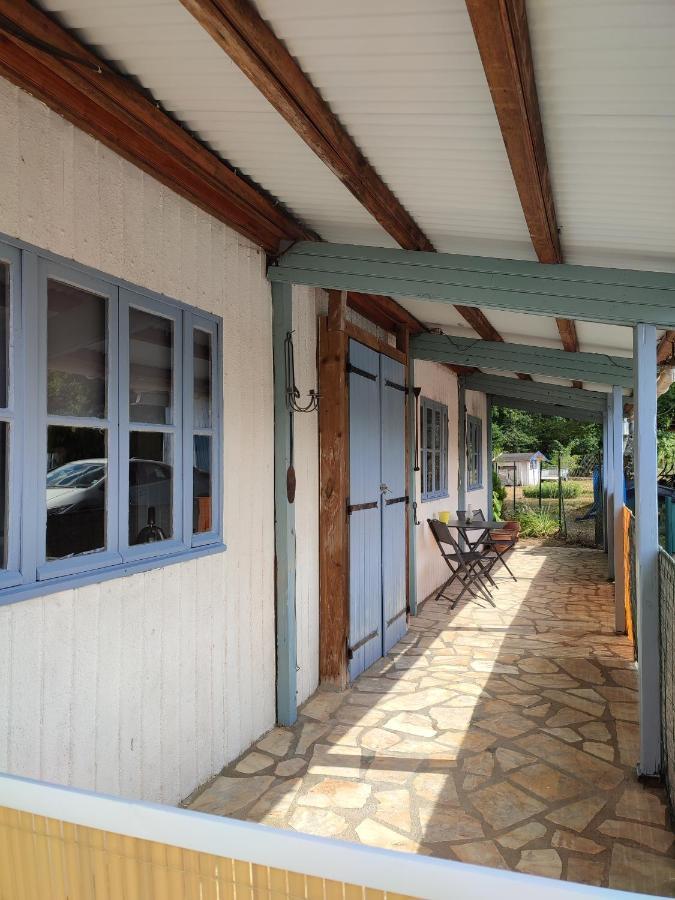 Chalet Dans La Foret....Adorable 1 Bedroom Chalet Surrounded By Woodland Pressignac Ngoại thất bức ảnh